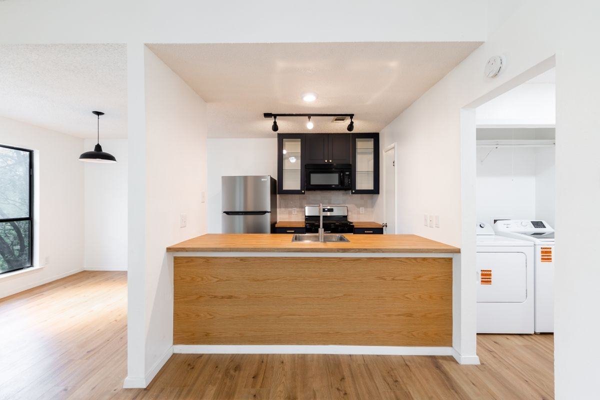 706 Ramble Ln ##B - Photo 7 of 17