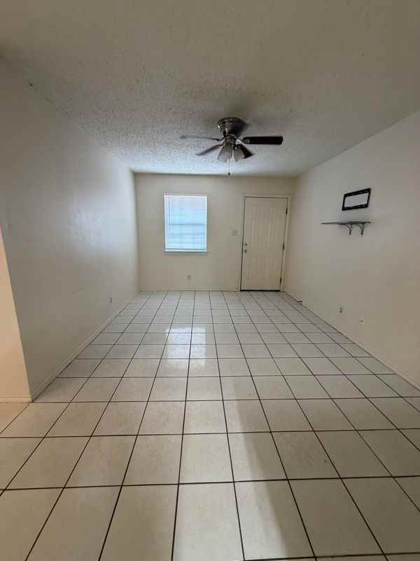 2605 Springfield Ave ##4 - Photo 6 of 10