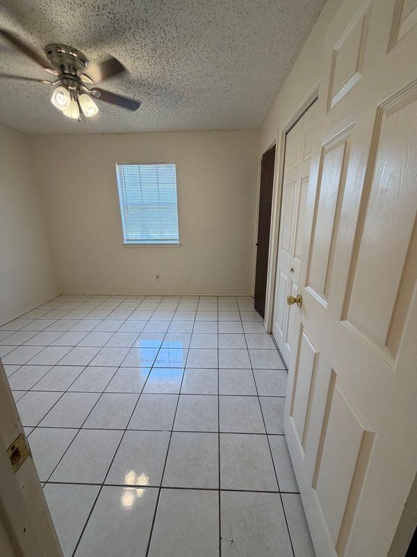 2605 Springfield Ave ##4 - Photo 7 of 10