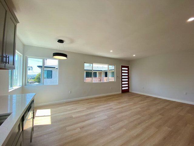 3207 W 3rd St - Photo 4 of 21