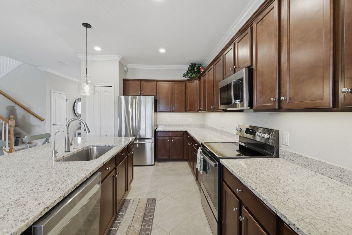 11924 Arbor Trace Dr - Photo 3 of 50