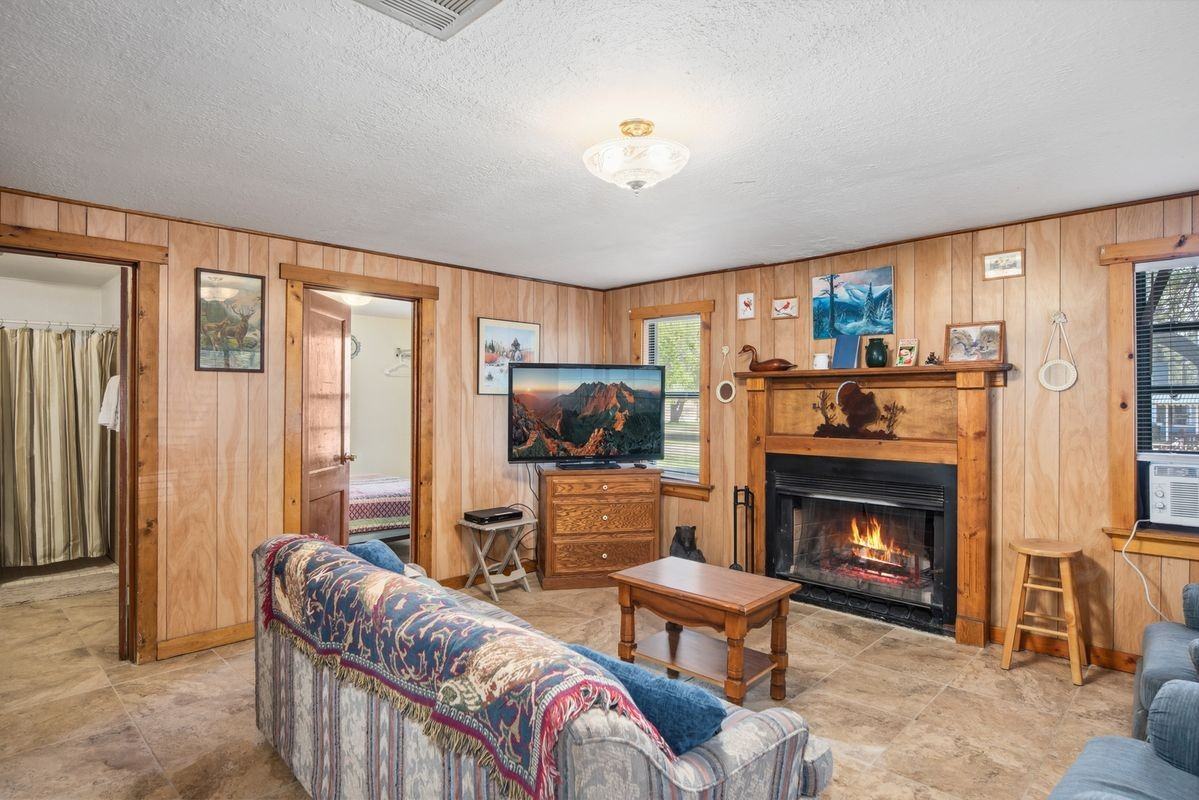 820 Carrizo Canyon Rd - Photo 2 of 23
