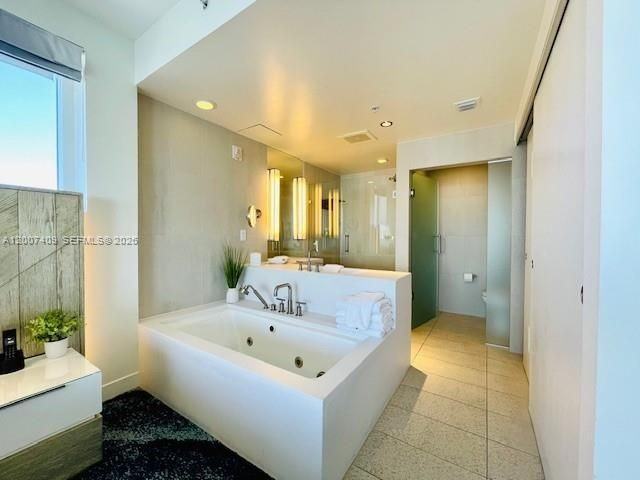 3101 Bayshore Dr - Photo 3 of 9