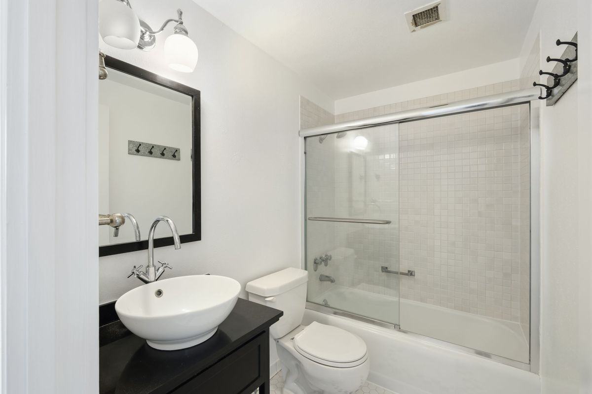 1801 Lavaca St ##6c - Photo 7 of 39