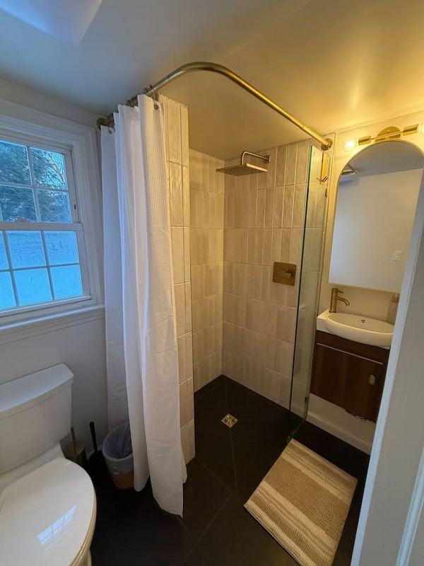 135 Winthrop Ave - Photo 2 of 11