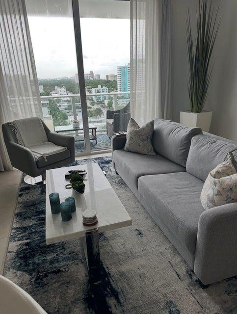 401 N Birch Rd - Photo 2 of 14