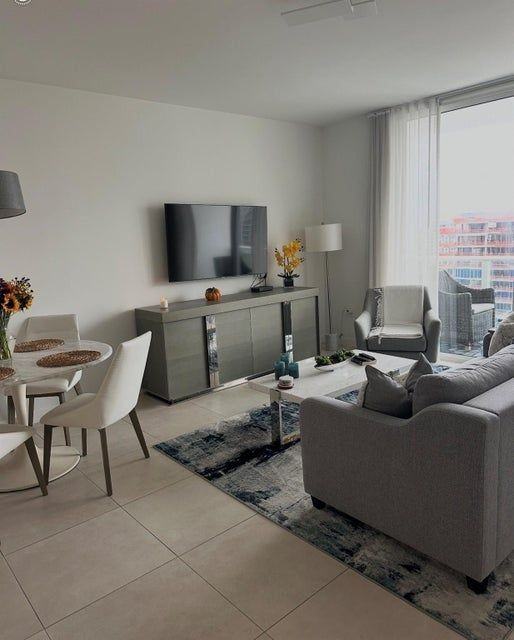 401 N Birch Rd - Photo 3 of 14