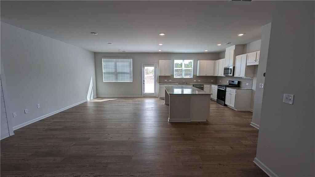 840 Point Place Dr - Photo 7 of 50