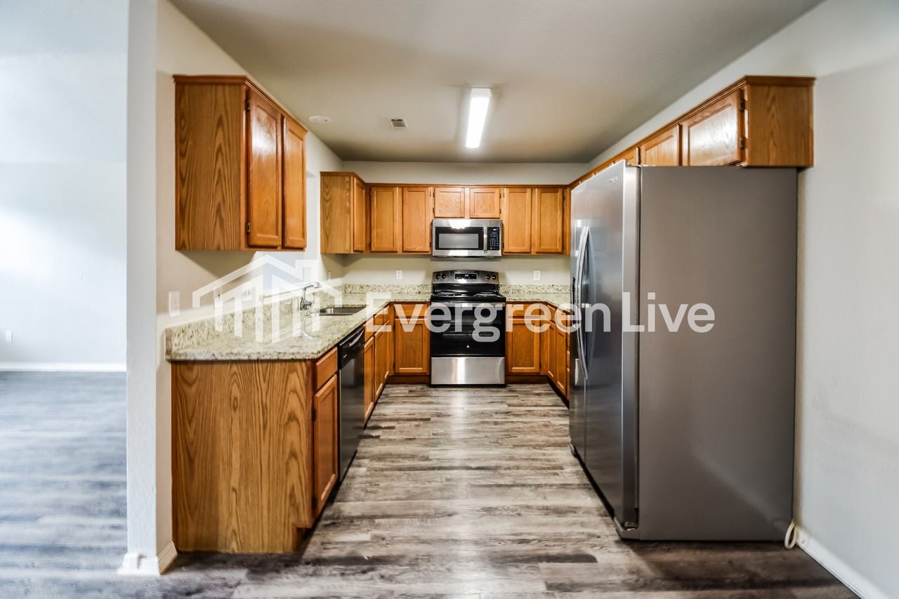 104 S Michael St - Photo 6 of 15