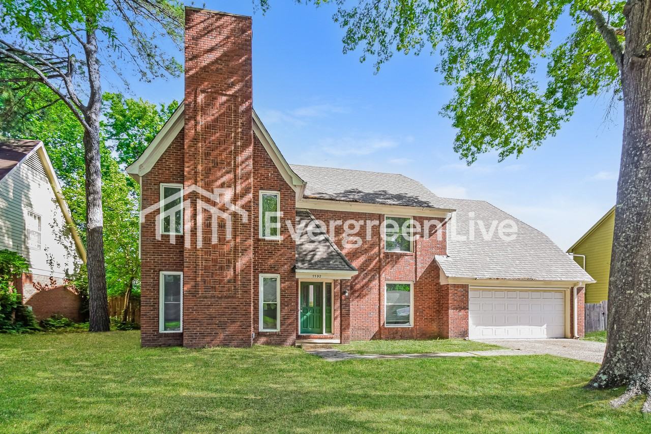7392 Woodshire Rd - Photo 2 of 15