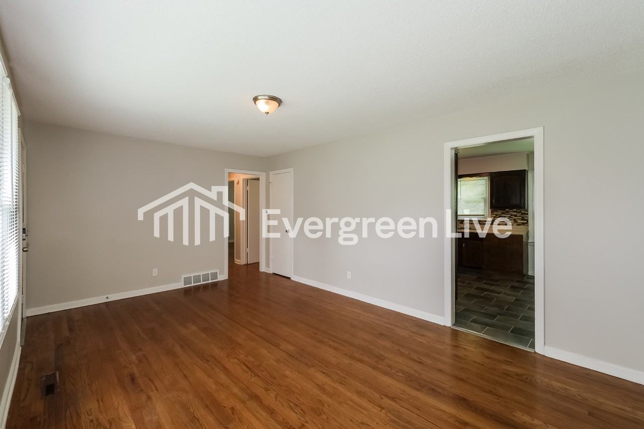 9012 E 73rd St - Photo 2 of 15