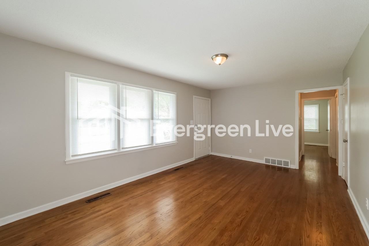 9012 E 73rd St - Photo 3 of 15