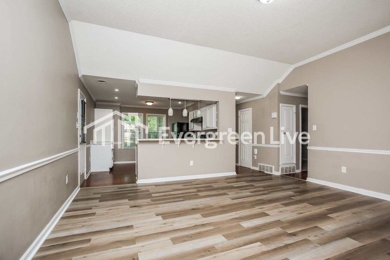 6747 River Birch Rd - Photo 3 of 15