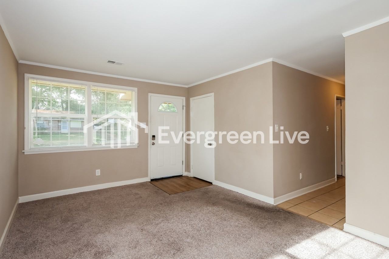 4610 Violet Ave - Photo 3 of 15