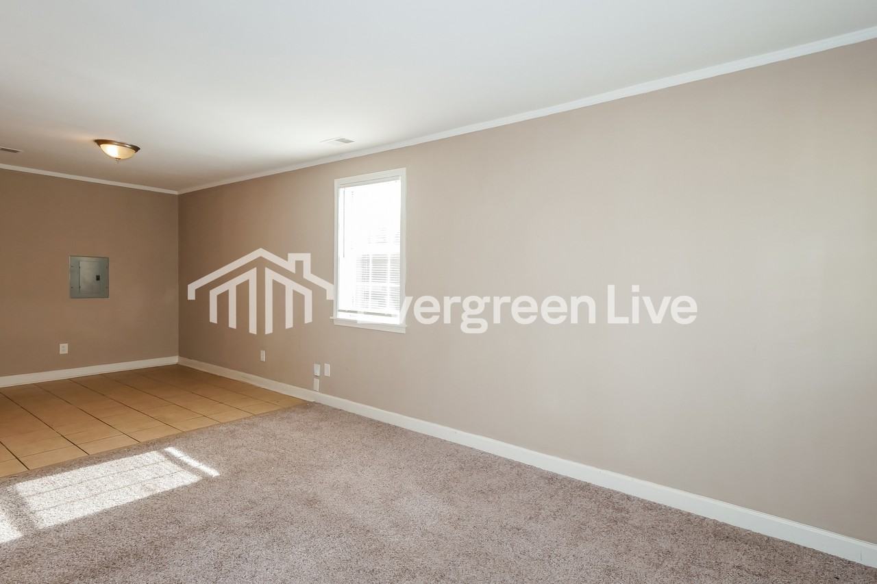 4610 Violet Ave - Photo 4 of 15
