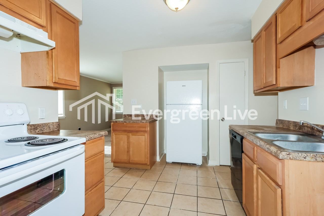 4610 Violet Ave - Photo 6 of 15