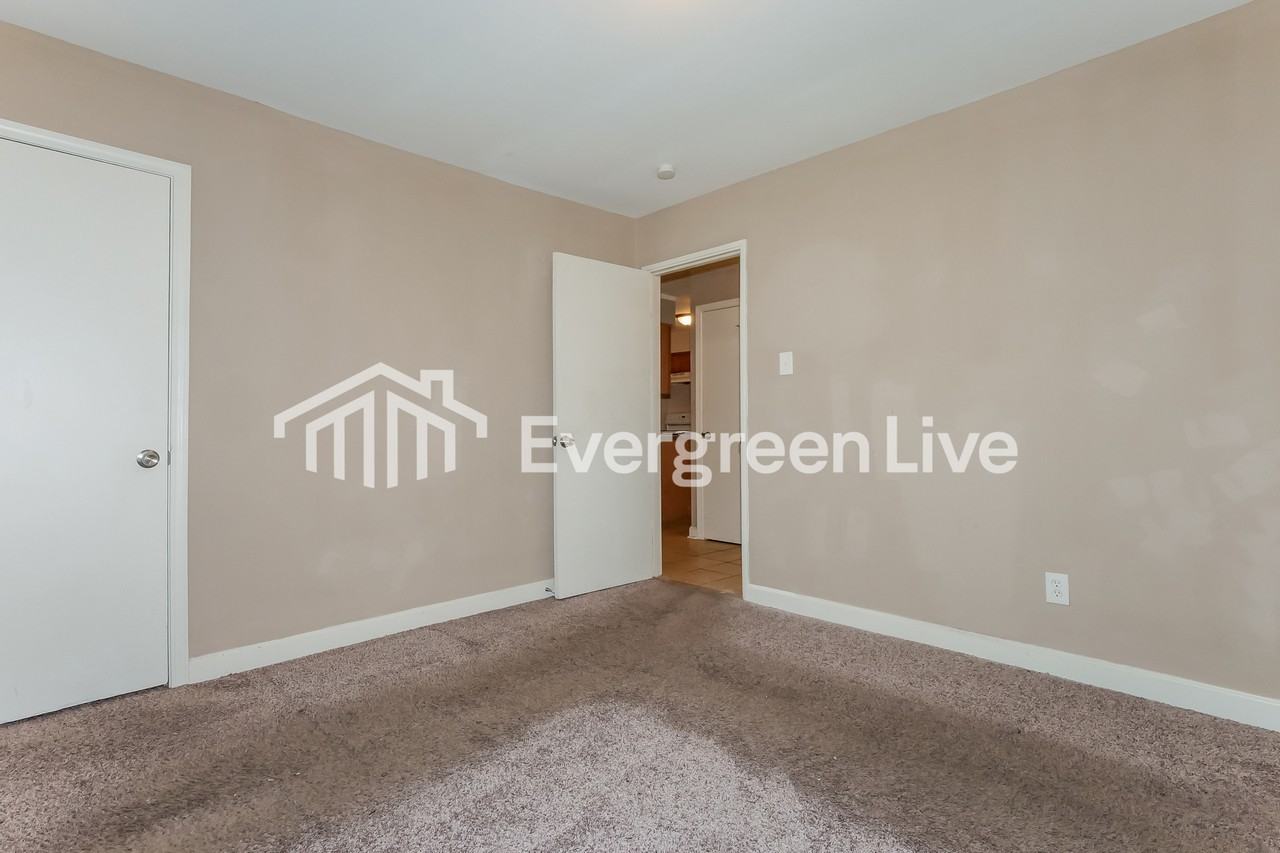 4610 Violet Ave - Photo 7 of 15