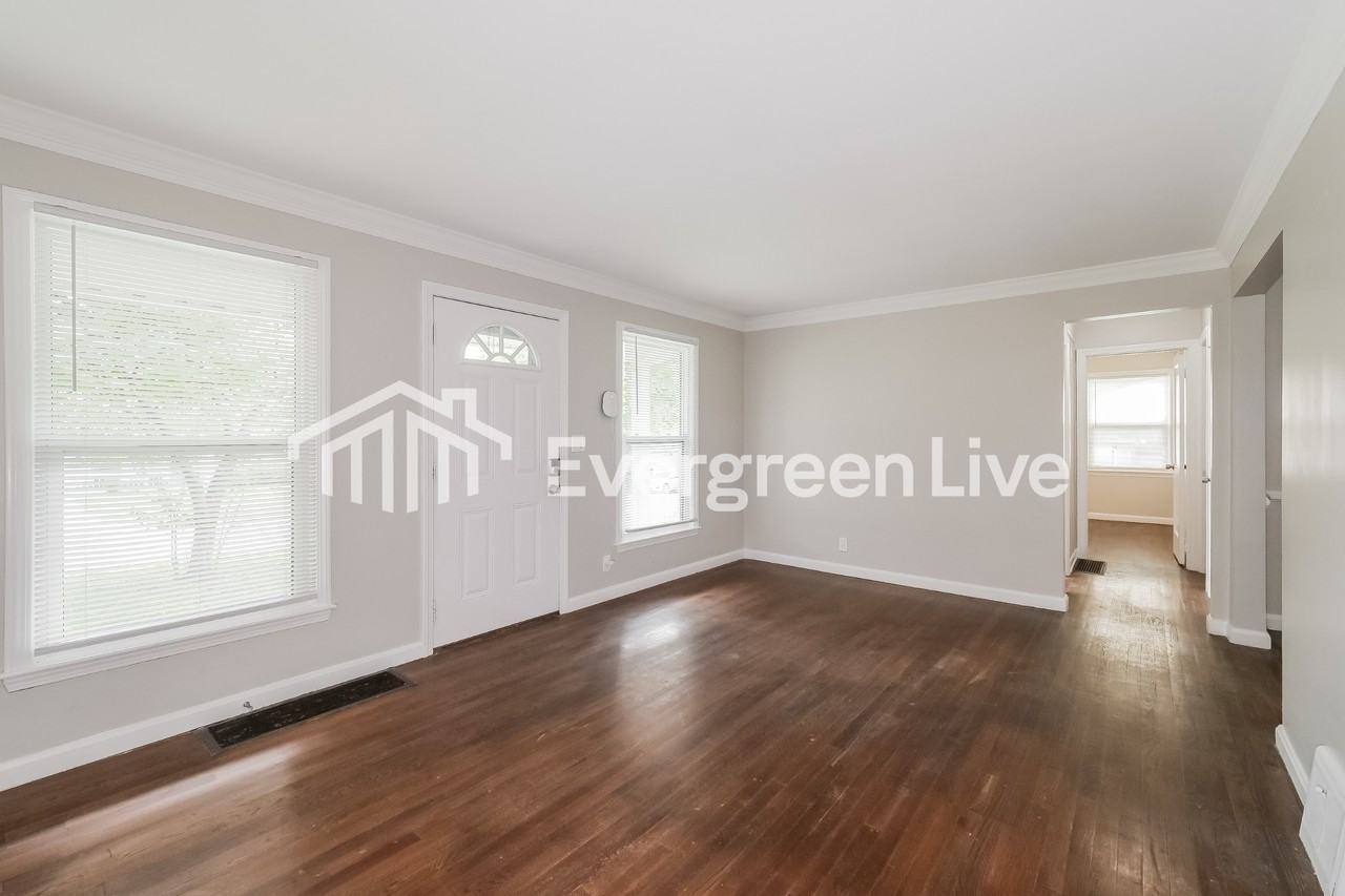 4416 Moats Dr - Photo 3 of 15