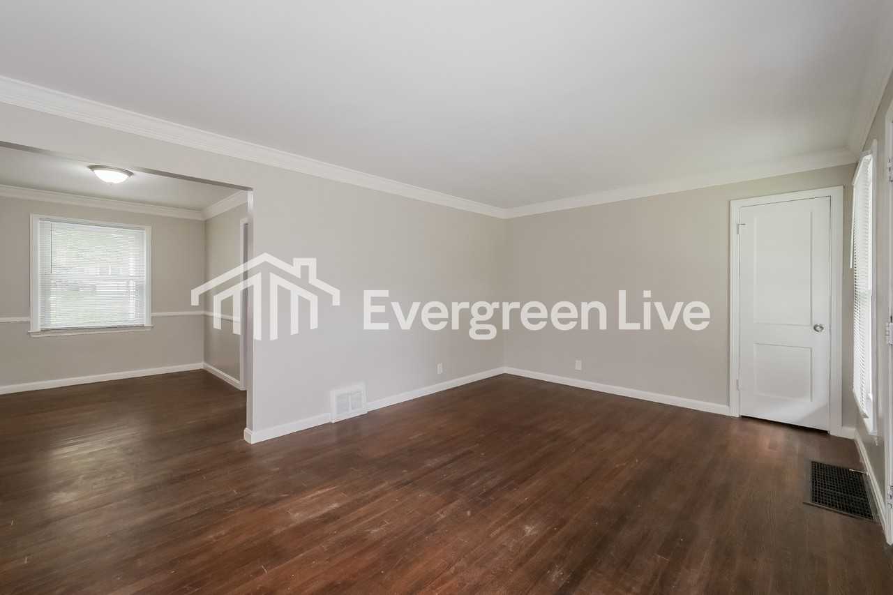 4416 Moats Dr - Photo 4 of 15