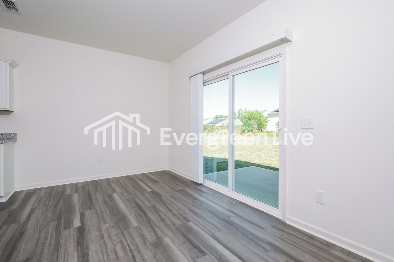 608 Berkeley Glen Rd - Photo 4 of 16