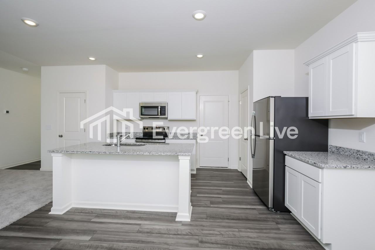 608 Berkeley Glen Rd - Photo 5 of 16