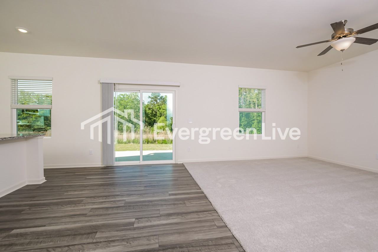 305 Logan Creek Dr - Photo 5 of 15