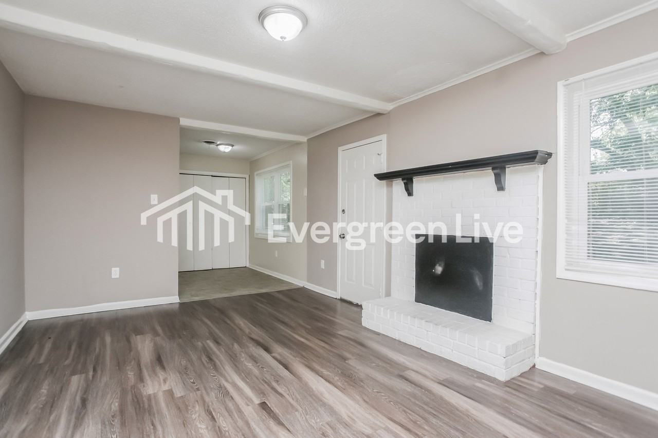 3225 Applewood Cv - Photo 2 of 15