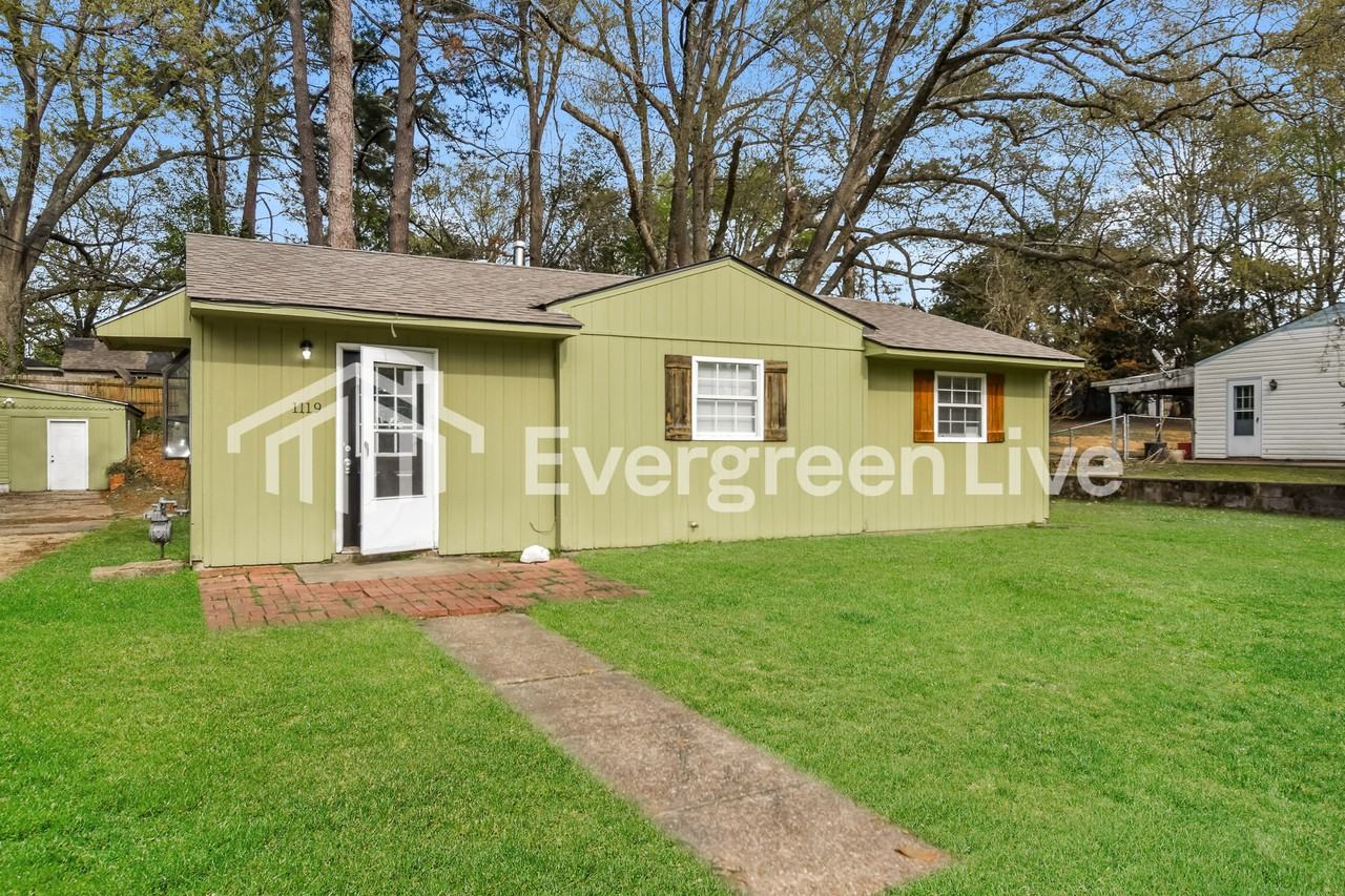 1119 Glenwood Rd - Photo 3 of 14