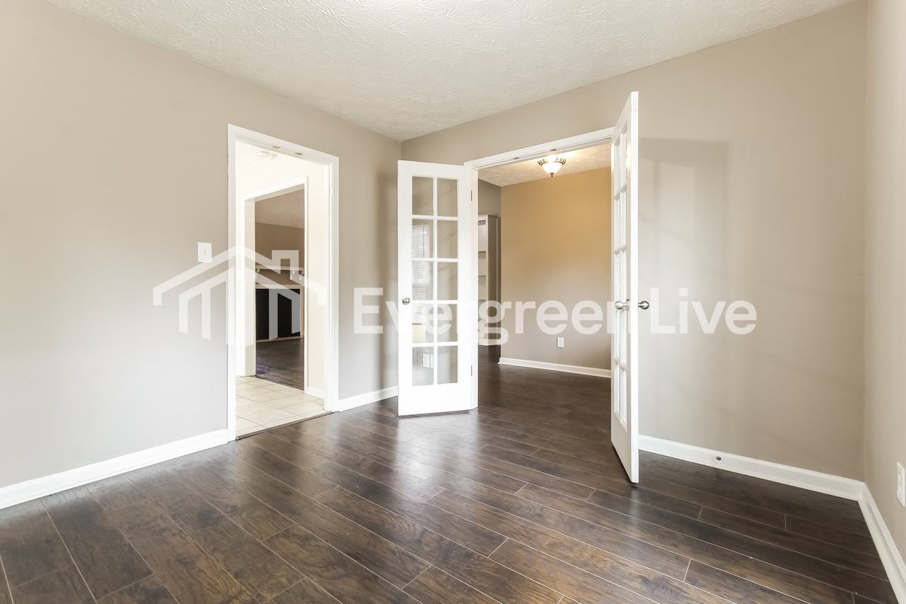 7401 Brampton Ct - Photo 7 of 15