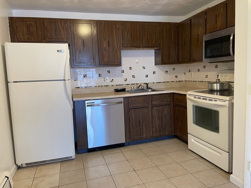 141 Pierce St #22 - Photo 3 of 9