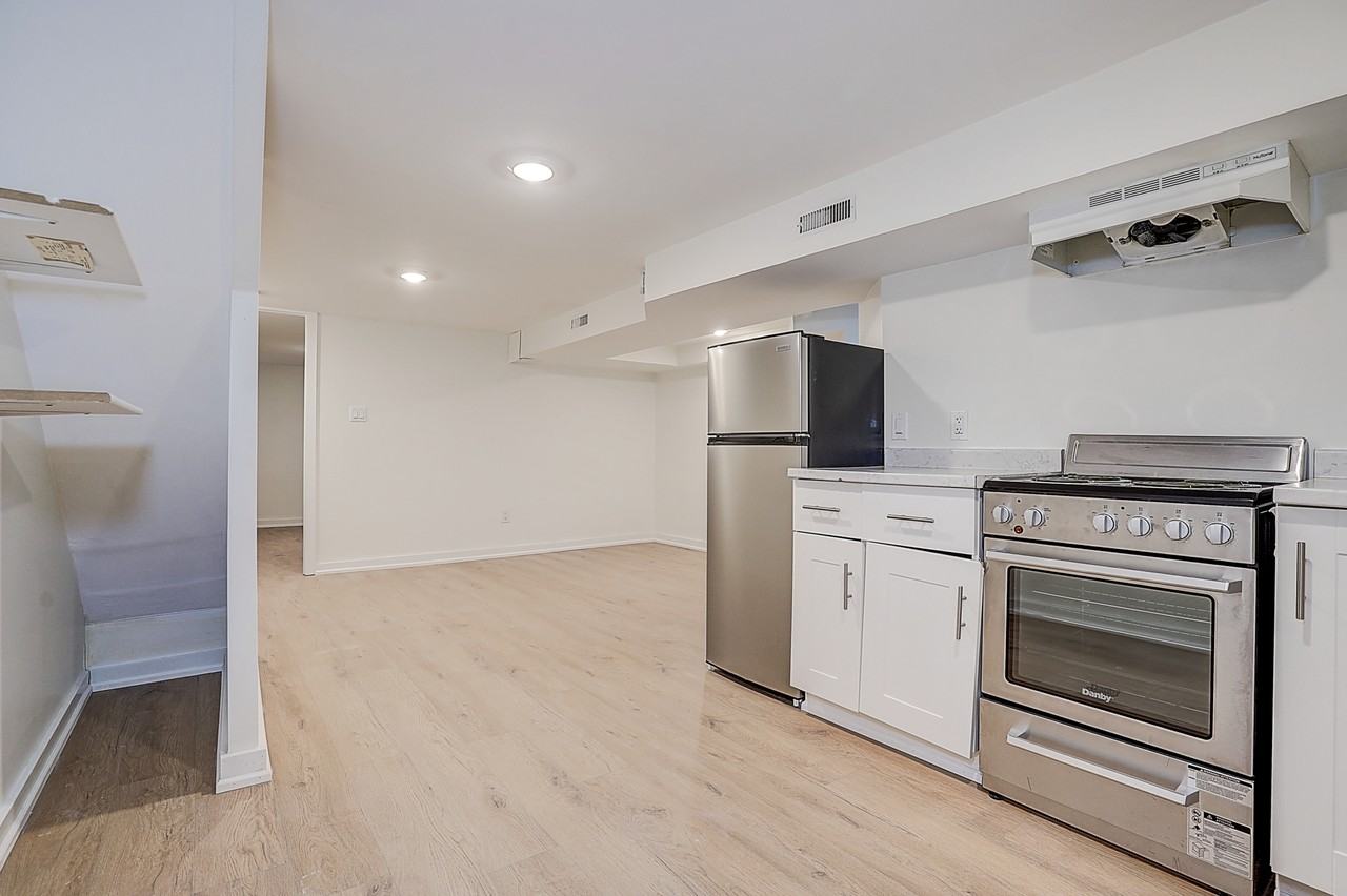 96 Wiltshire Ave - Photo 3 of 28