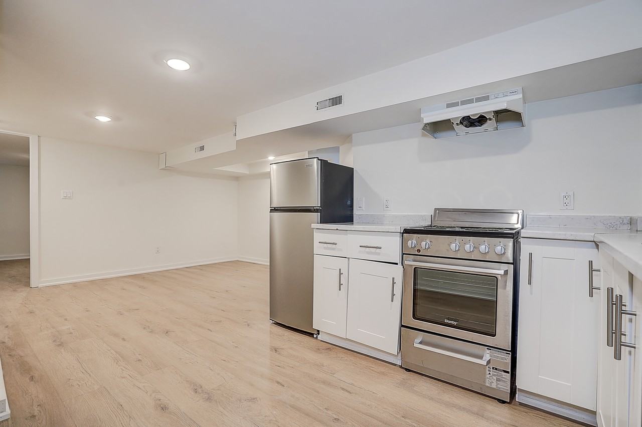 96 Wiltshire Ave - Photo 4 of 28