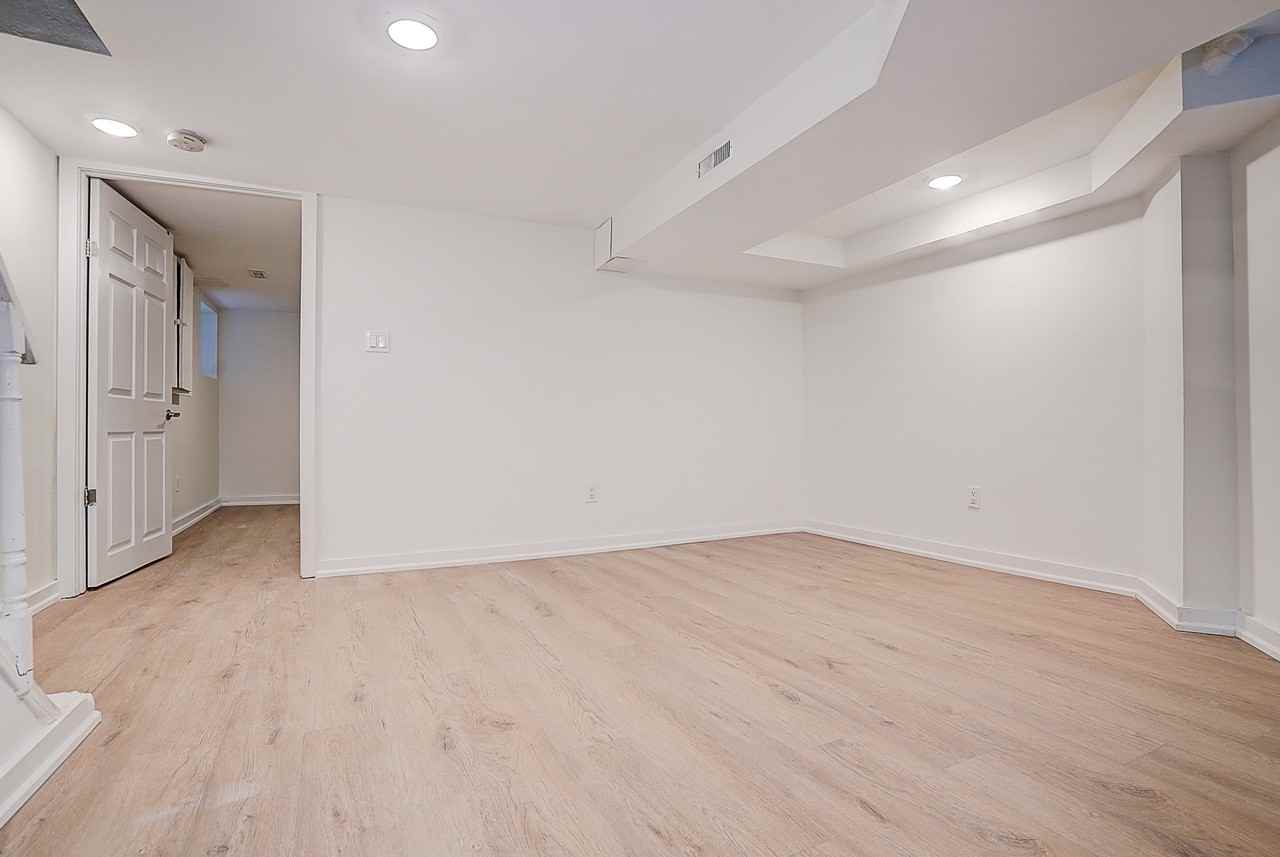 96 Wiltshire Ave - Photo 5 of 28