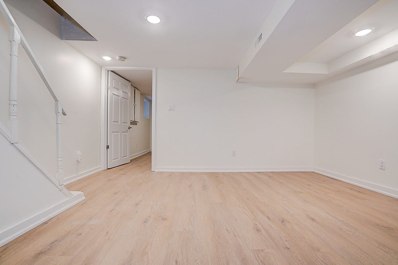 96 Wiltshire Ave - Photo 6 of 28