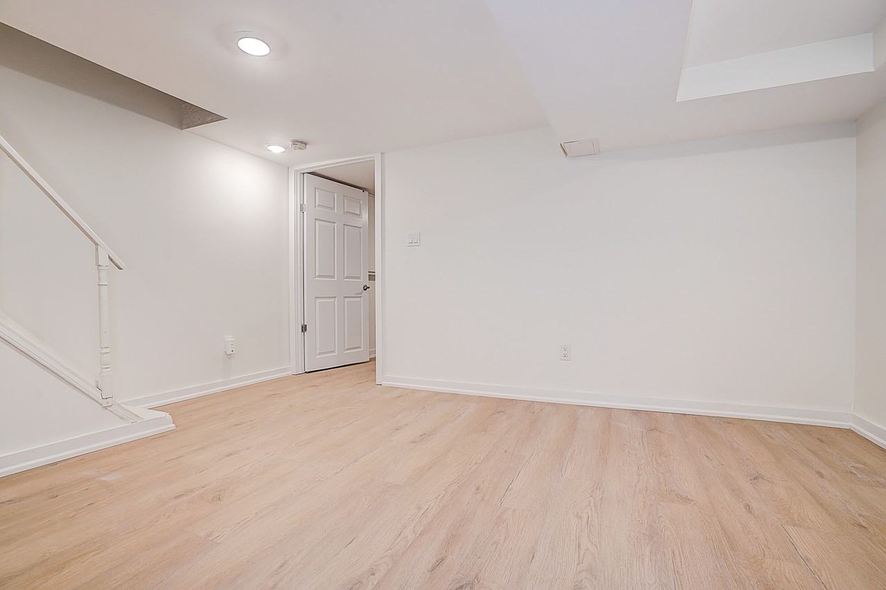 96 Wiltshire Ave - Photo 7 of 28