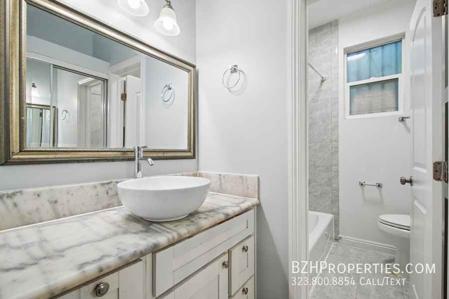 1267 Vin Scully Ave Property - Photo 6 of 8