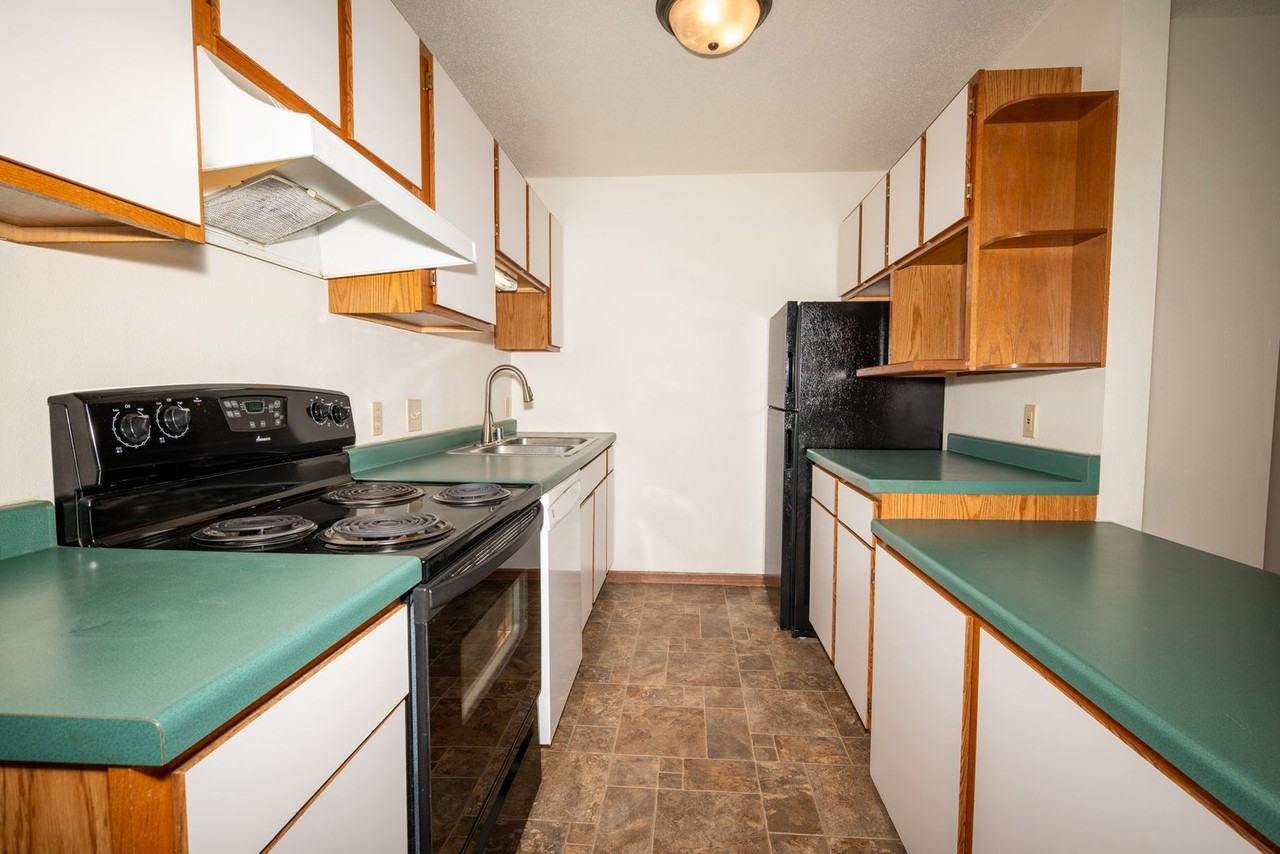 Murdock Apartments - Photo 6 of 26