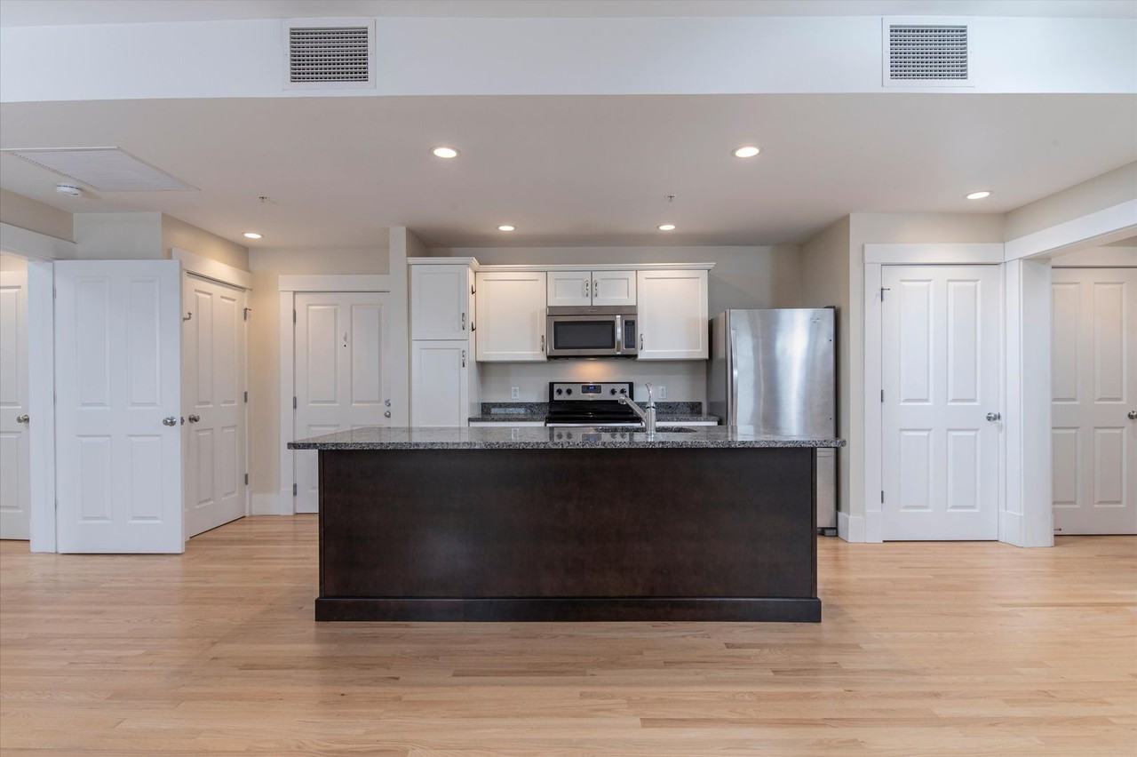 132 Main St - Photo 5 of 25