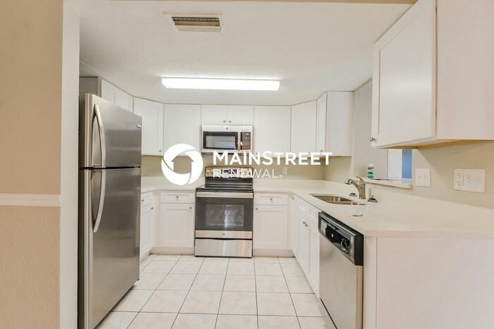 2426 Pinehurst St - Photo 5 of 16