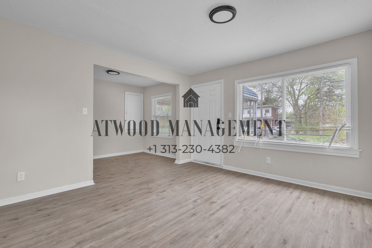 18437 Trinity St - Photo 2 of 14
