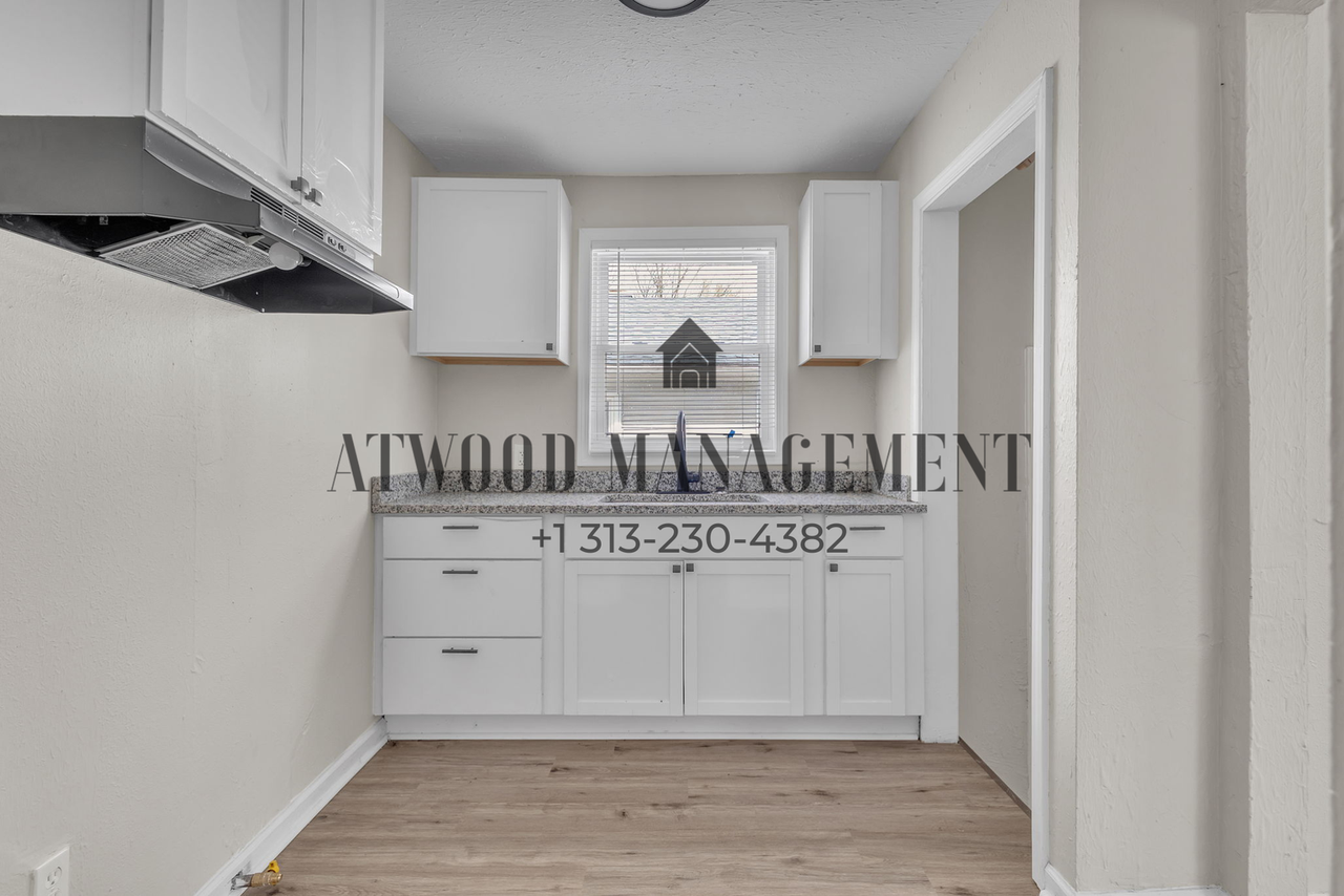 18437 Trinity St - Photo 4 of 14