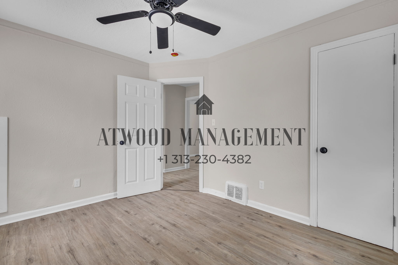 18437 Trinity St - Photo 5 of 14
