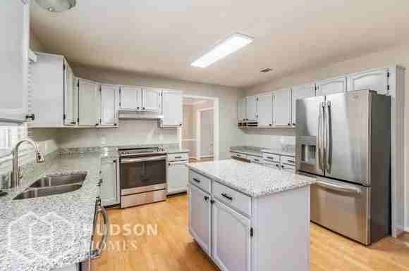 1209 Wynford Colony Sw - Photo 4 of 19