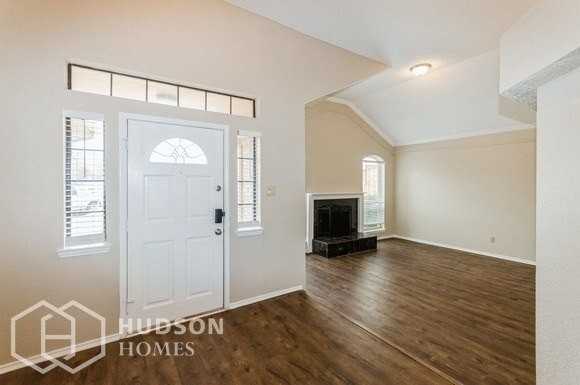 2702 Kingswood Ct - Photo 2 of 16