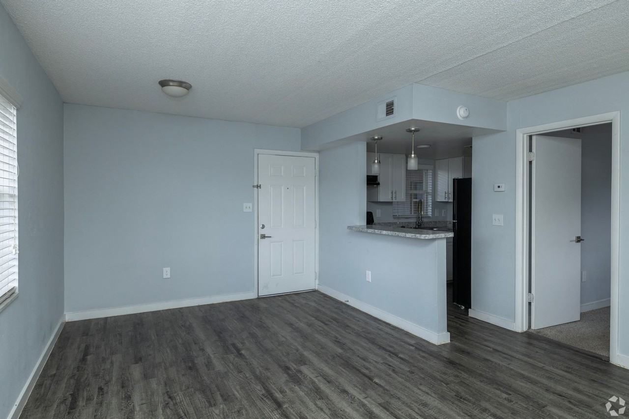 Azure East - Photo 7 of 18