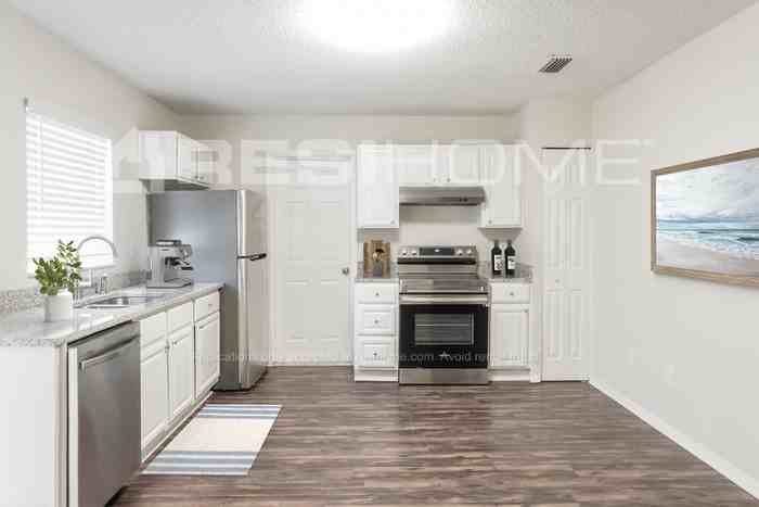 6733 Ovid Ave - Photo 3 of 17