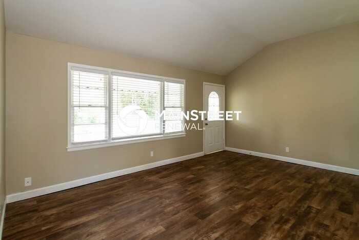 9411 Dalton Dr - Photo 4 of 15