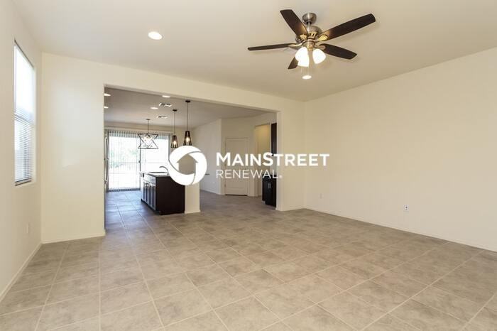 13995 E Golden Oaks Rd - Photo 4 of 15