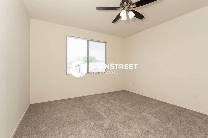 13995 E Golden Oaks Rd - Photo 7 of 15