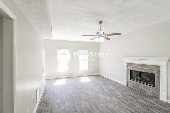 754 Woodstone Rd - Photo 4 of 17